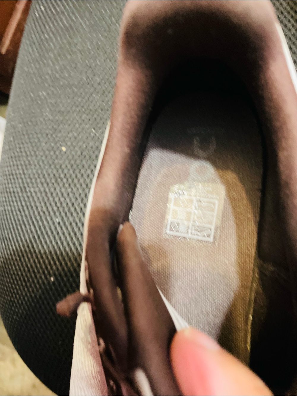 On Running Women’s White and Brown Athletic Cloud Sneakers - Picture 4 of 4